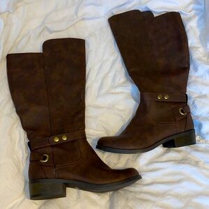 Women’s Arizona size 8 tall brown boot